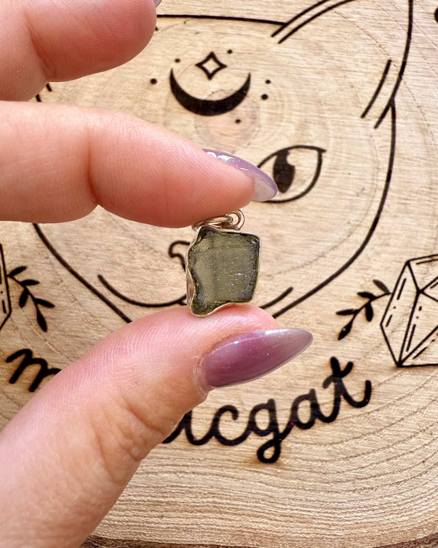 Colgante de Moldavita en Plata de Ley | Transformación y conexión cósmica.