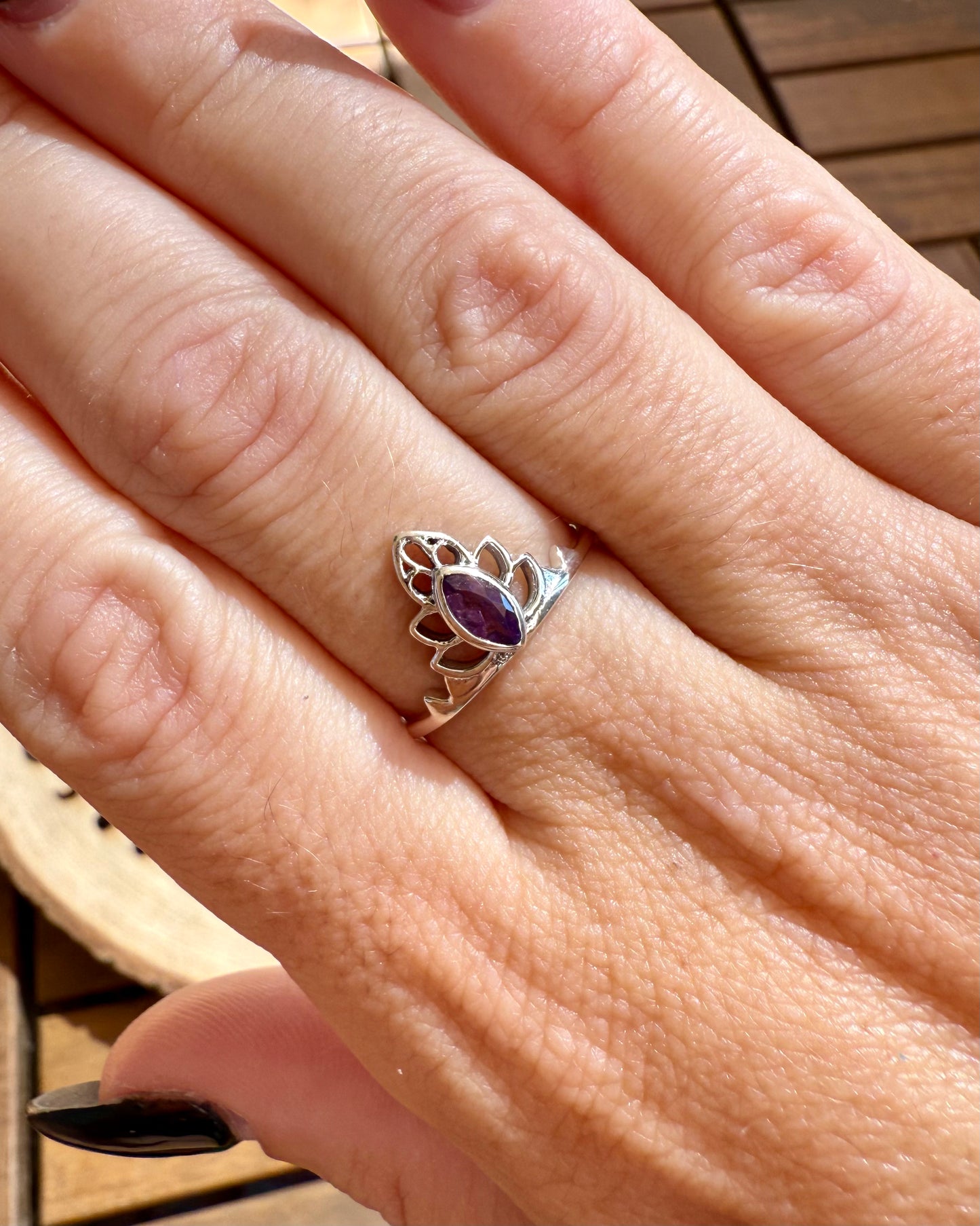Anillo Plata Mineral Facetado Crown | Elegancia natural y energía mágica.