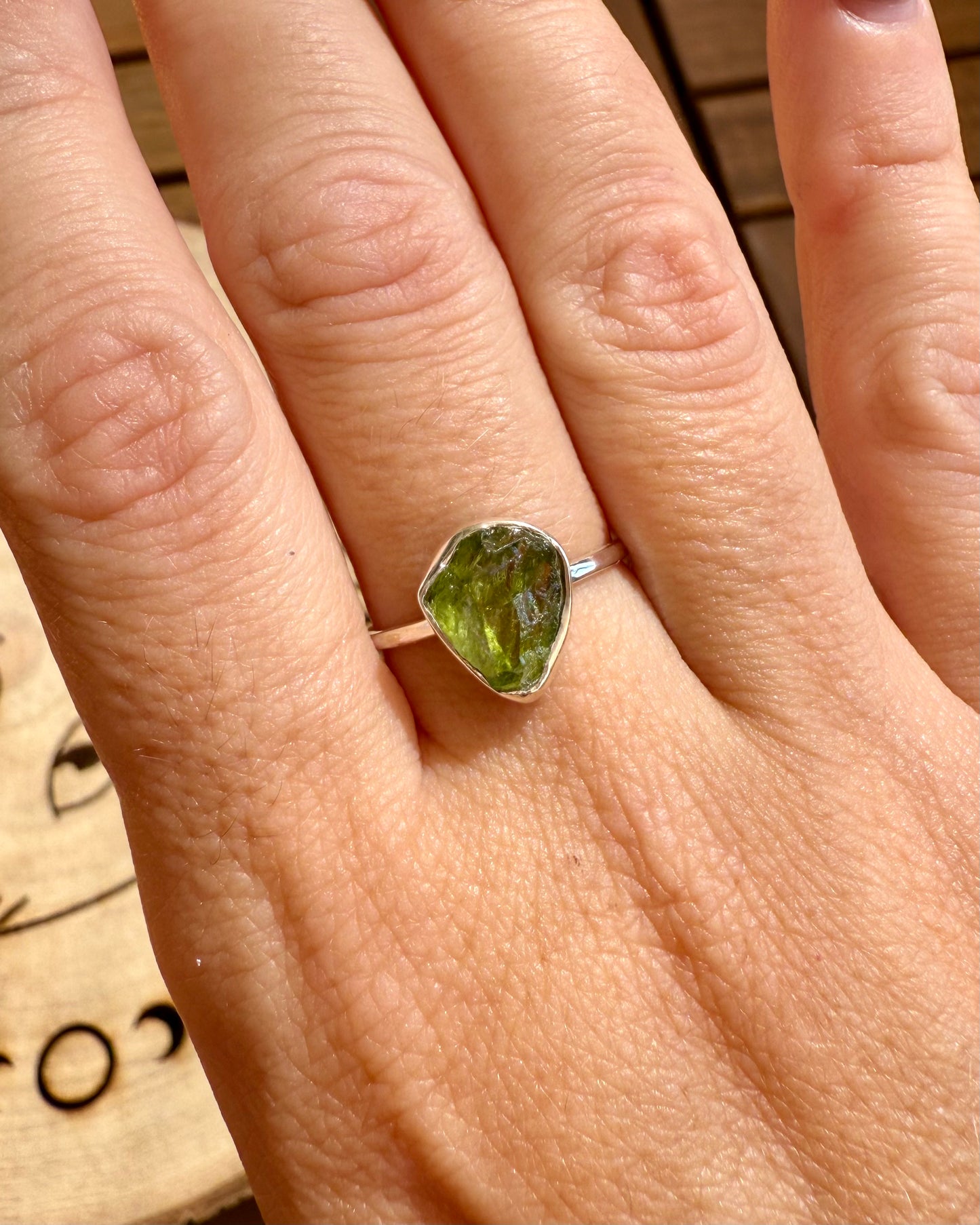 Anillos de Plata con Minerales en Bruto | Fuerza, belleza y energía natural.