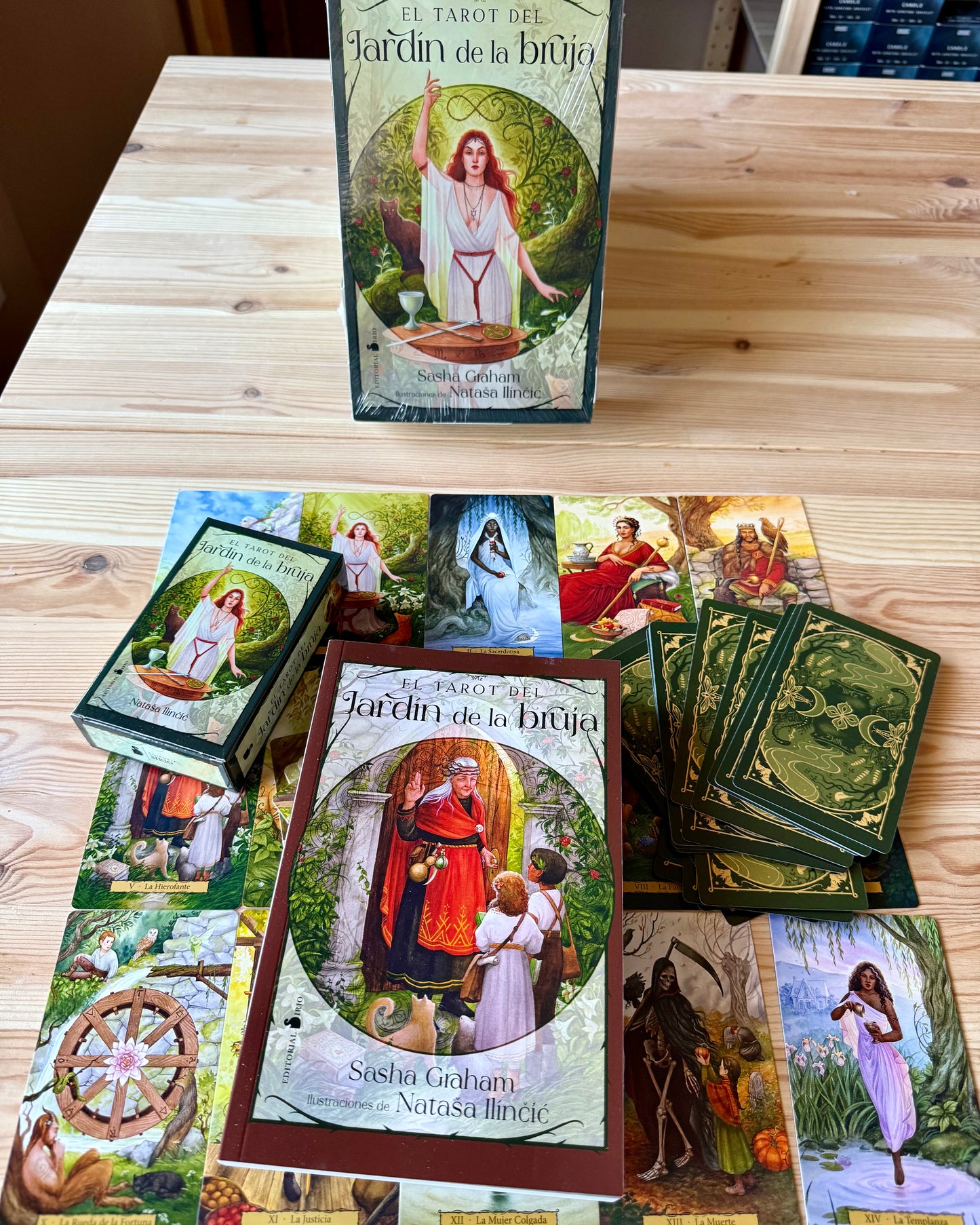 El tarot del Jardín de la Bruja.