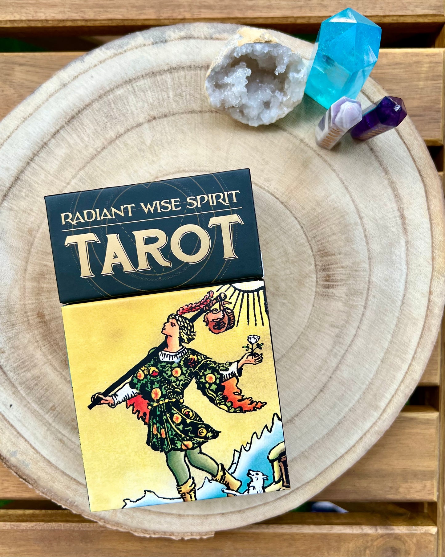 Radiant Wise Spirit Tarot | Lo Scarabeo