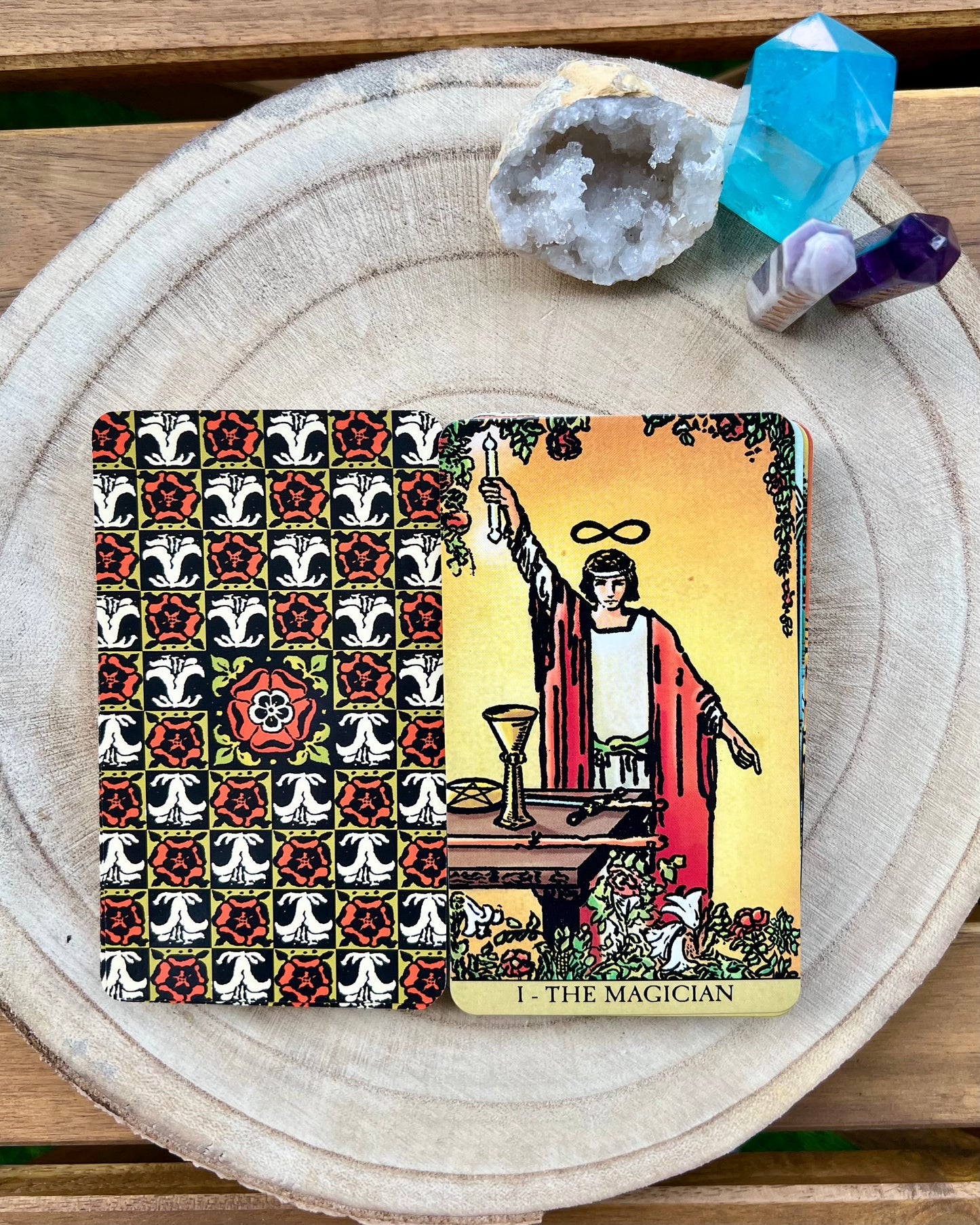 Radiant Wise Spirit Tarot | Lo Scarabeo