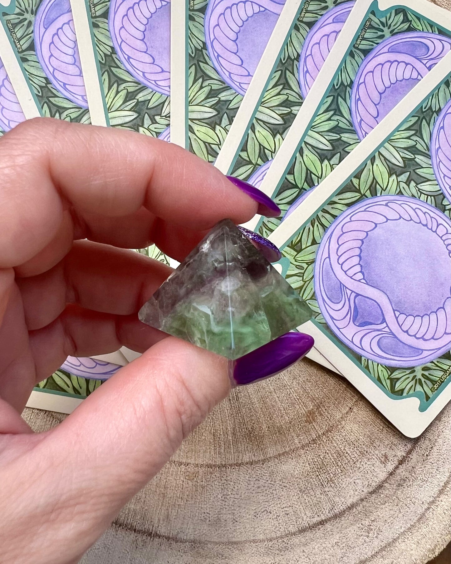 Pirámide Fluorita | Equilibrio, Claridad y Protección Mental