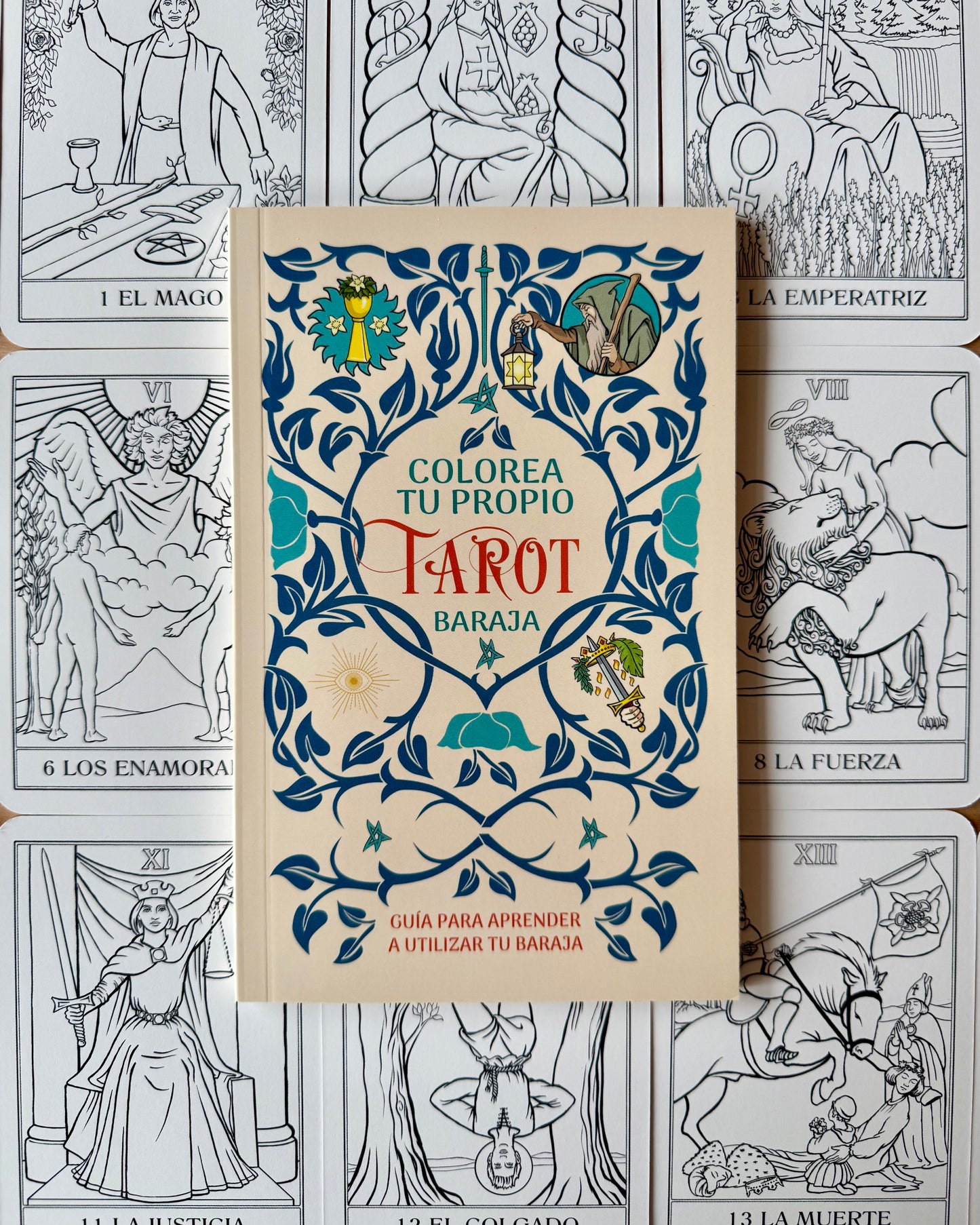 Colorea tu propio Tarot | Baraja + Libro.