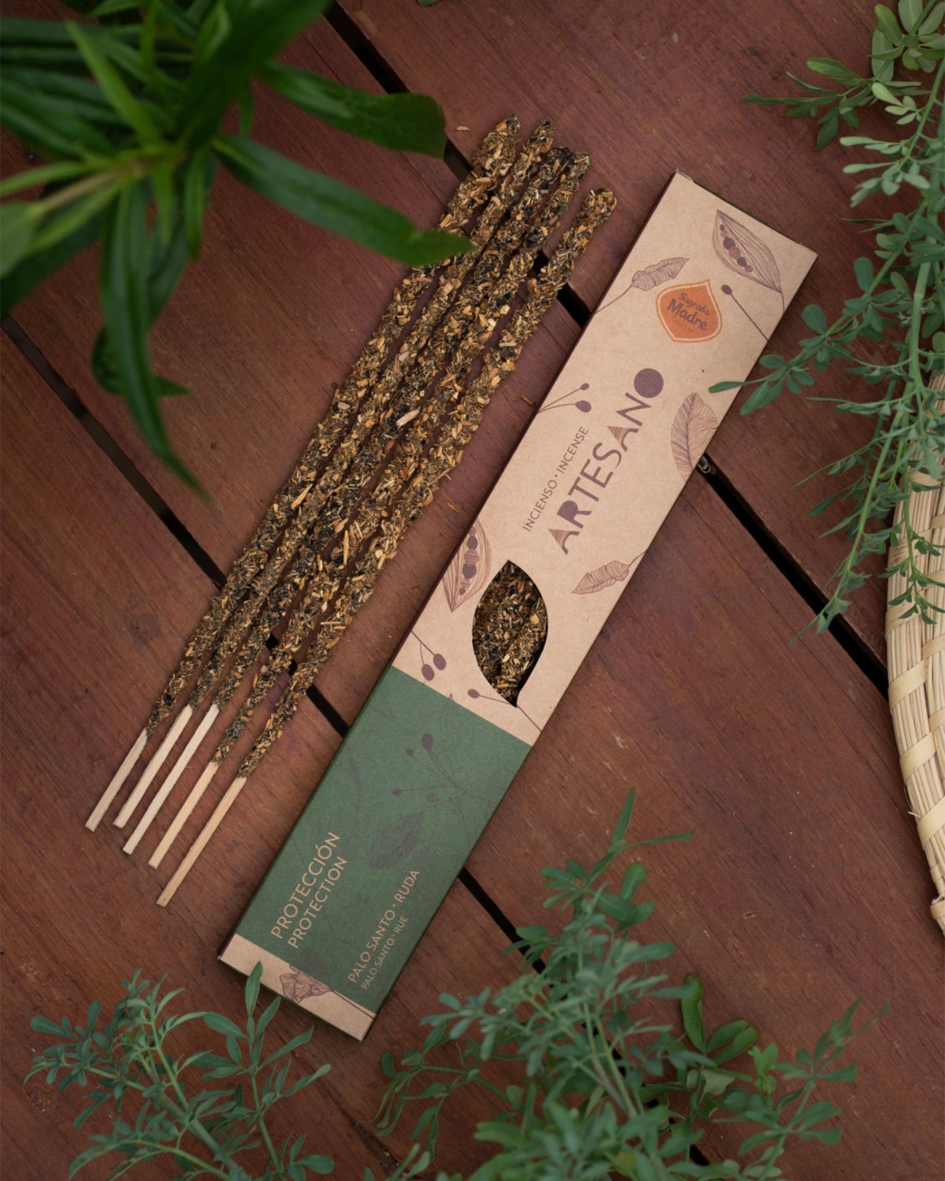 Sagrada Madre Artesano Palo Santo y Ruda | Protección