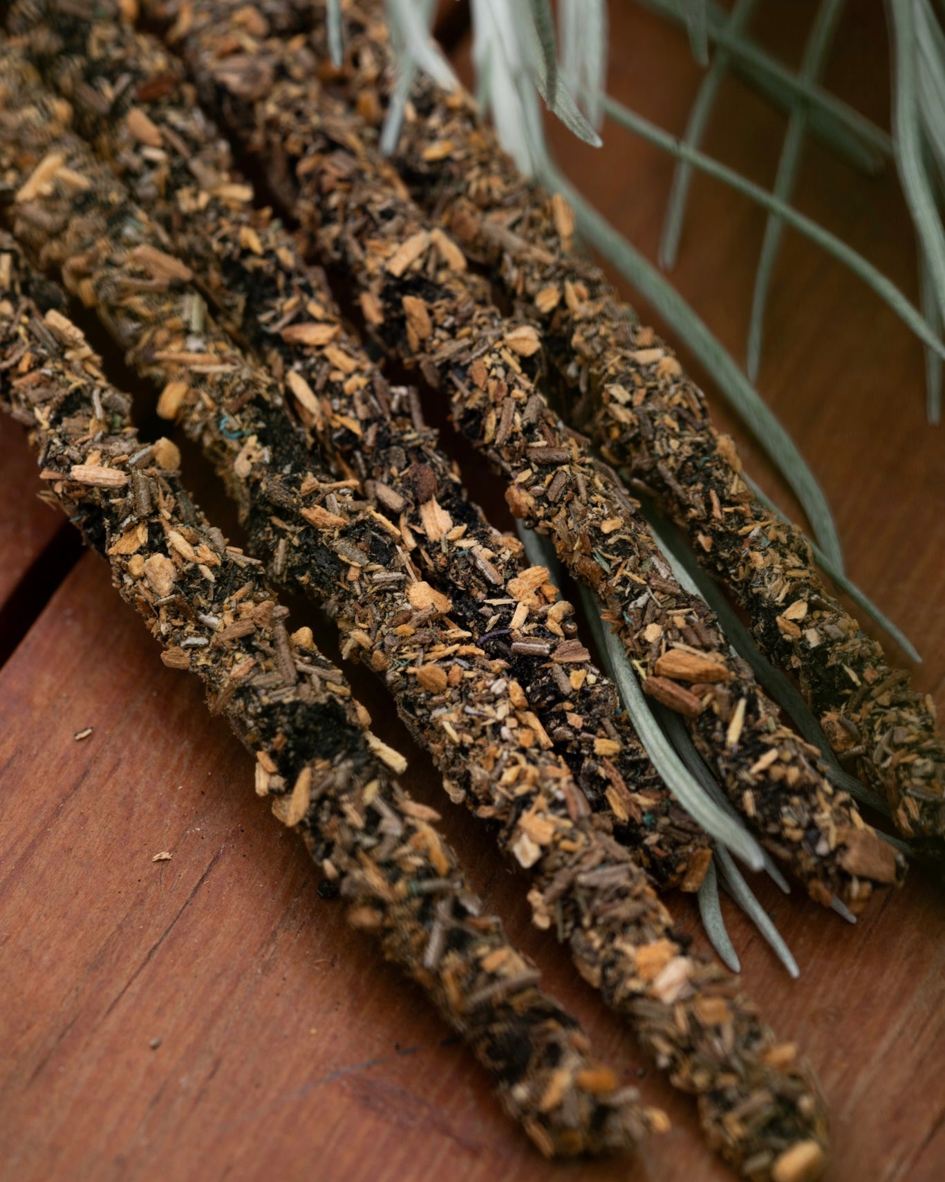 Sagrada Madre Artesano Palo Santo y Romero | Purificación y Protección