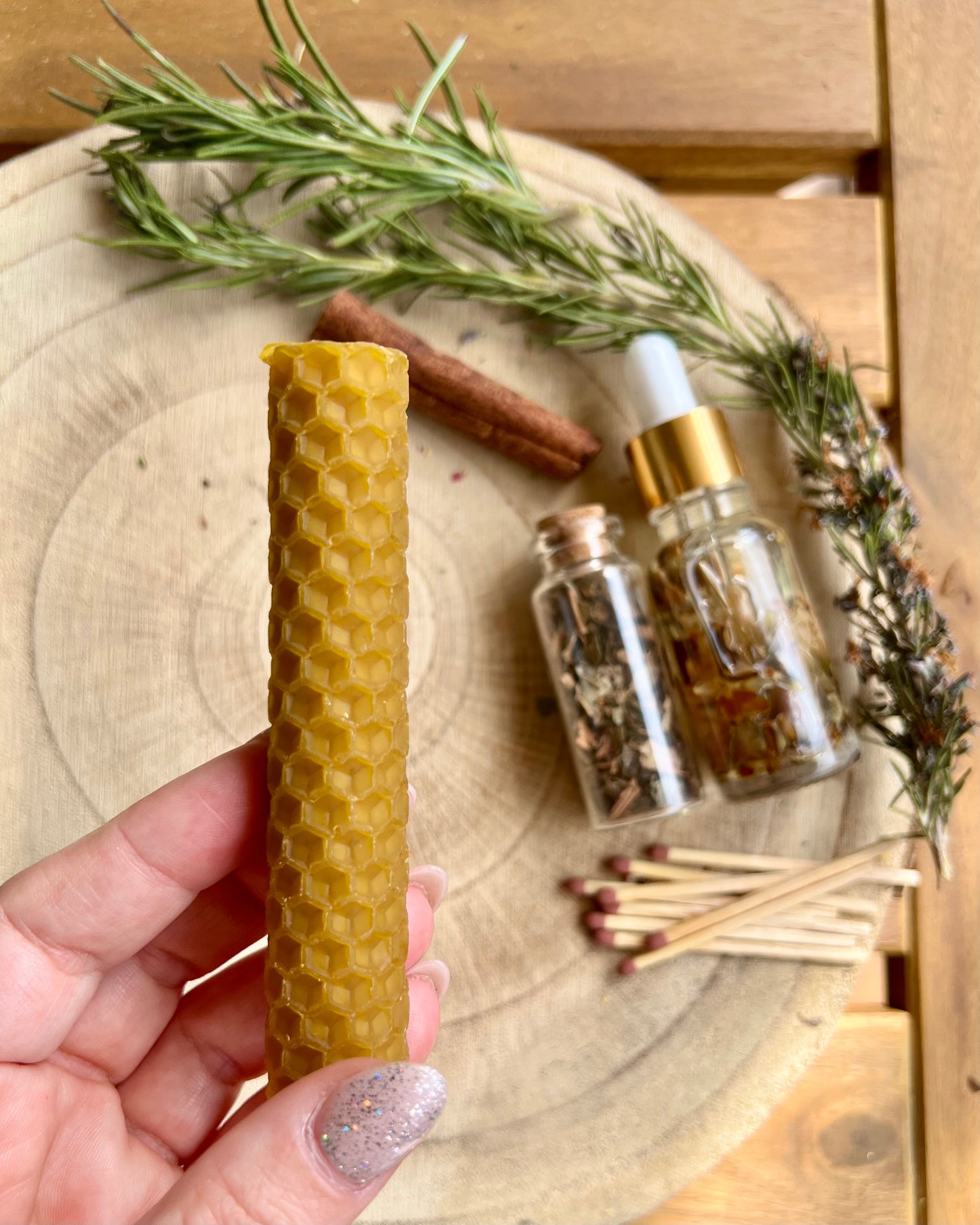 Vela de Panal Artesanal | Eleva tu Energía y Manifiesta.