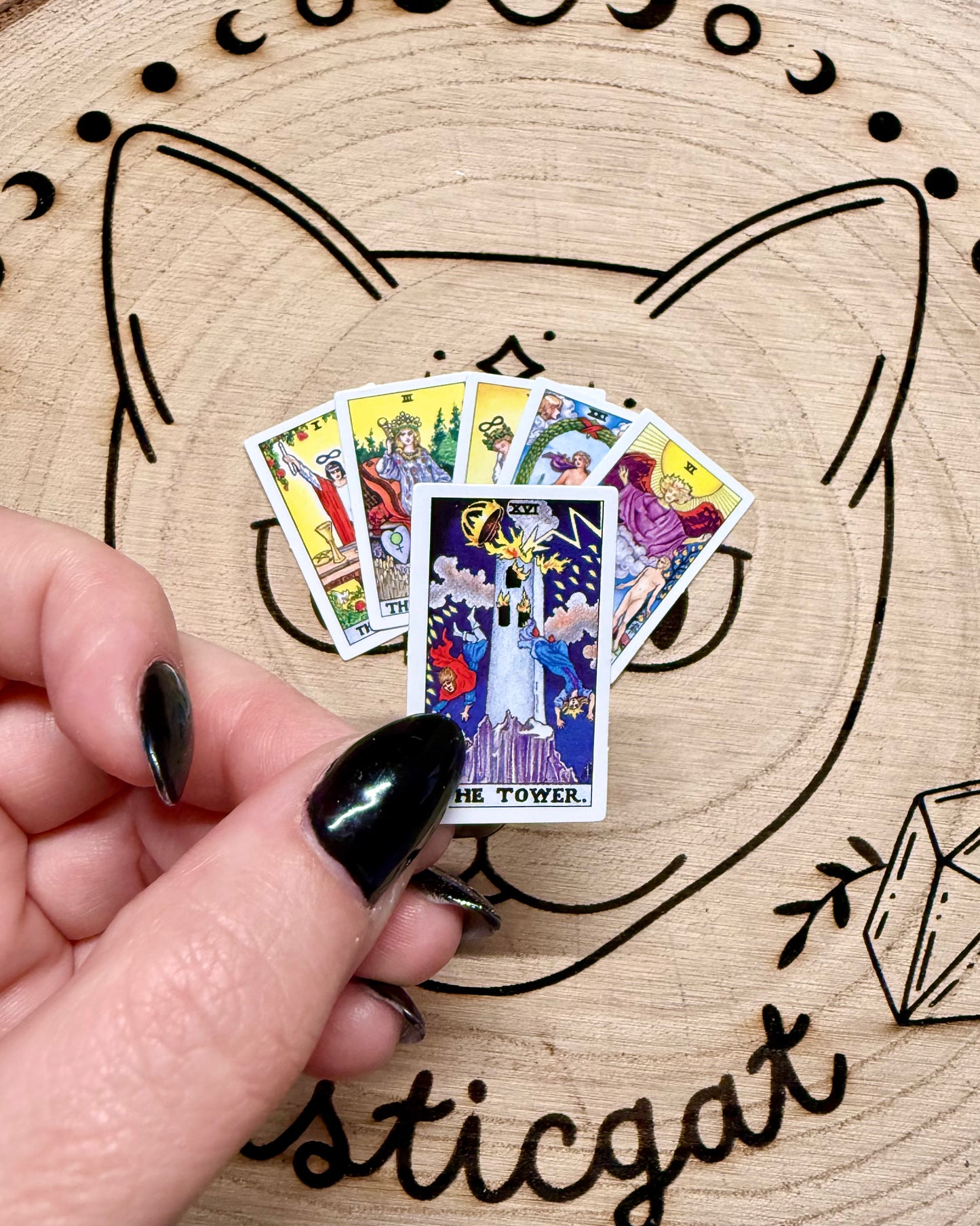 Tiny Tarot | Sabiduría Ancestral en un Formato Portátil