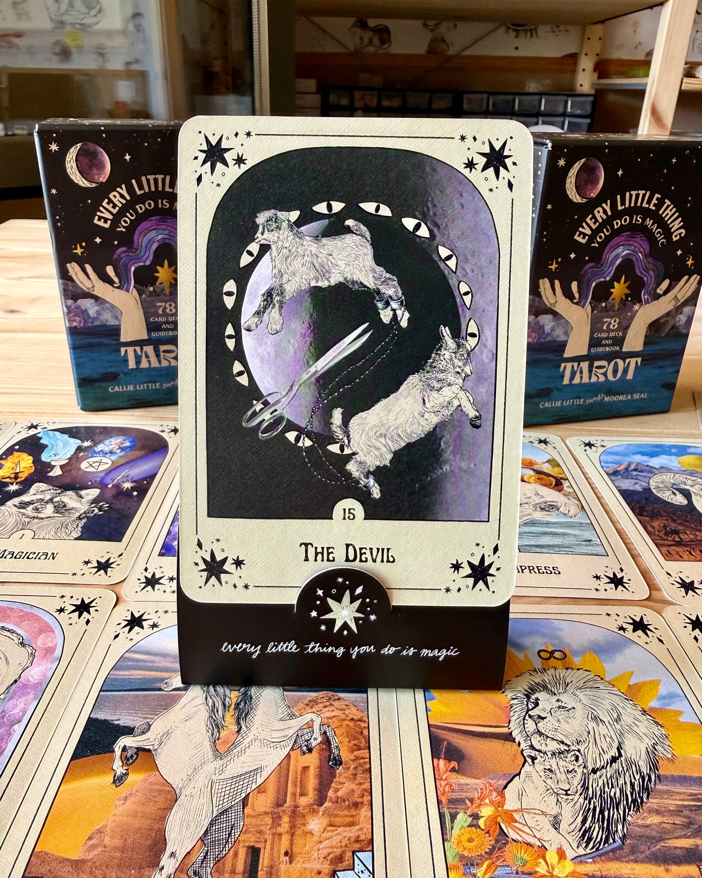 Every Little Thing You Do Is Magic Tarot | Conecta con tu intuición.