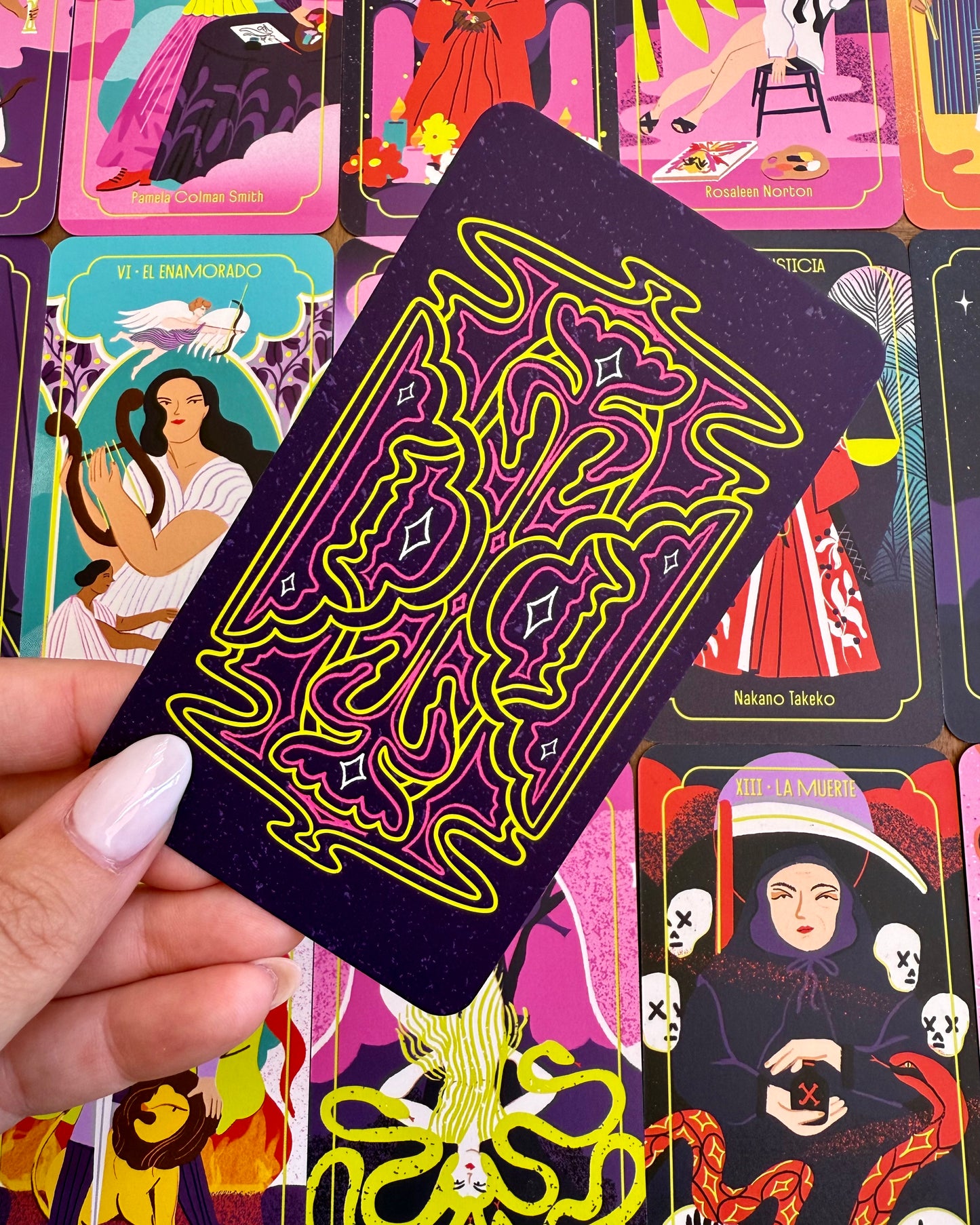 Místicas Tarot | Brujas, Diosas y Ocultistas.
