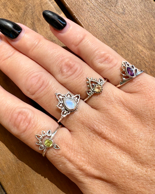 Anillo Plata Mineral Facetado Crown | Elegancia natural y energía mágica.
