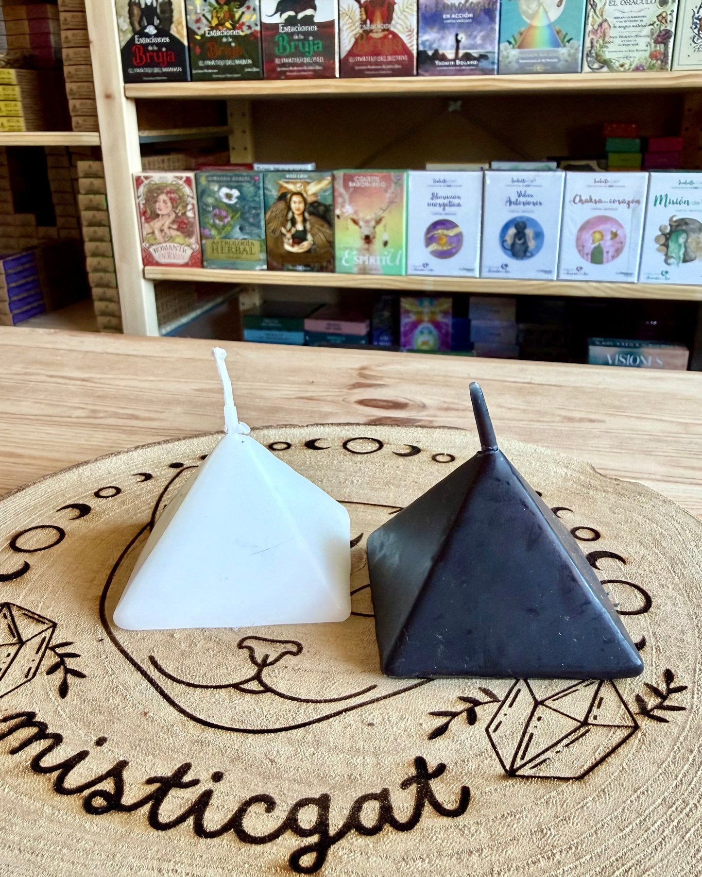 Velas Piramidales | Energía, Enfoque y Poder.