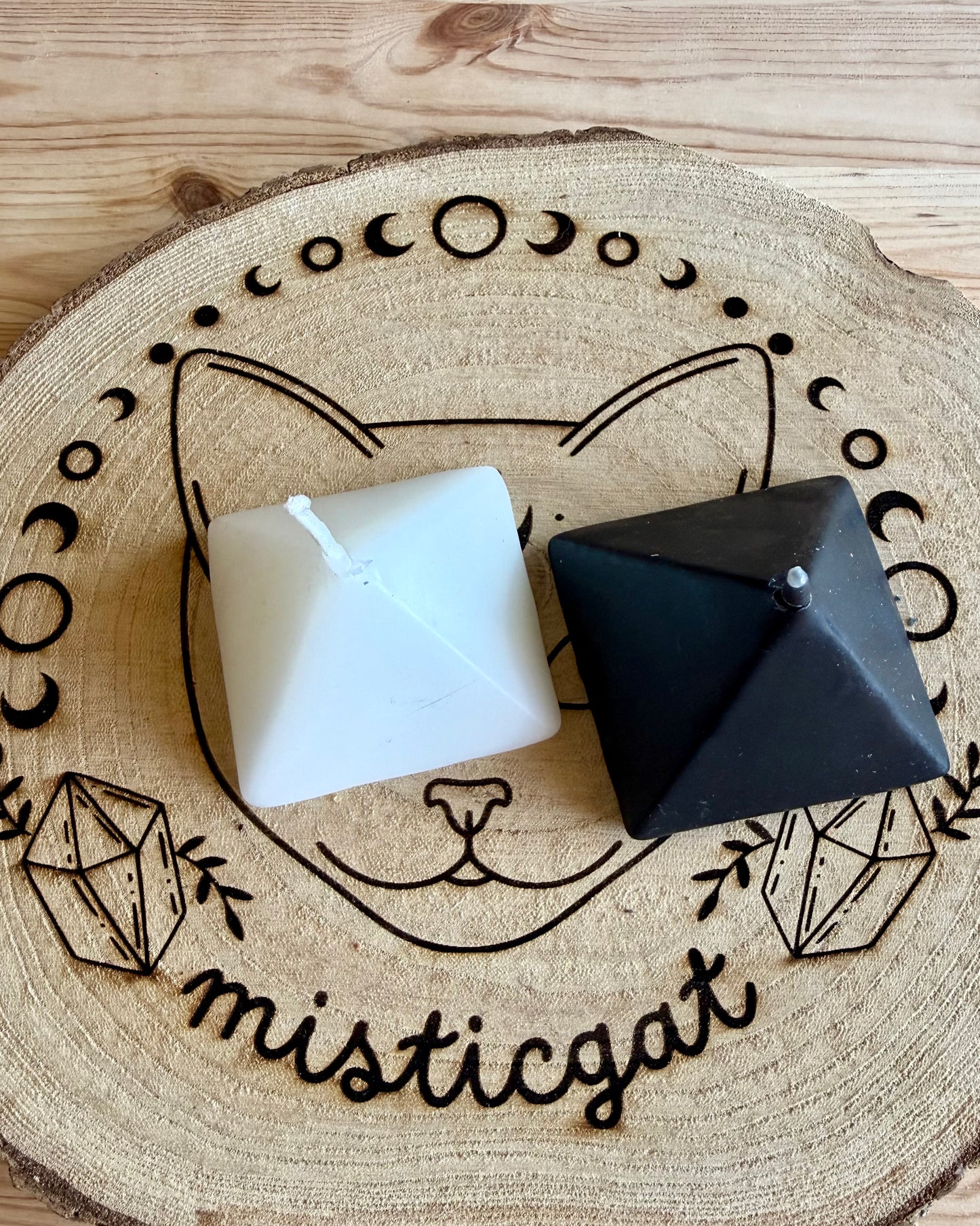 Velas Piramidales | Energía, Enfoque y Poder.