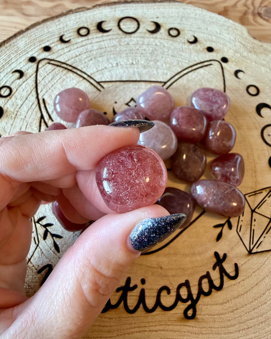 Rodado Cuarzo Fresa | Amor, Alegría y Vibración del Corazón.