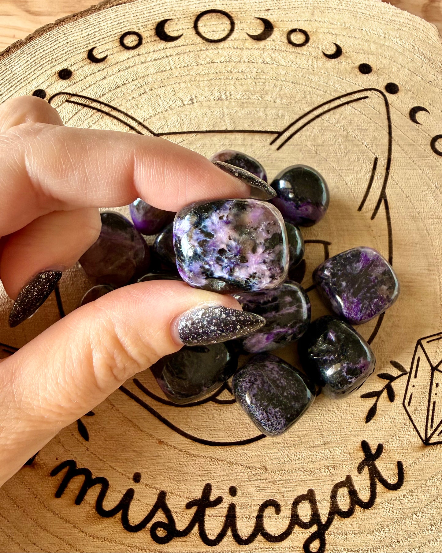 Charoita | Transformación, Propósito y Conexión Divina.