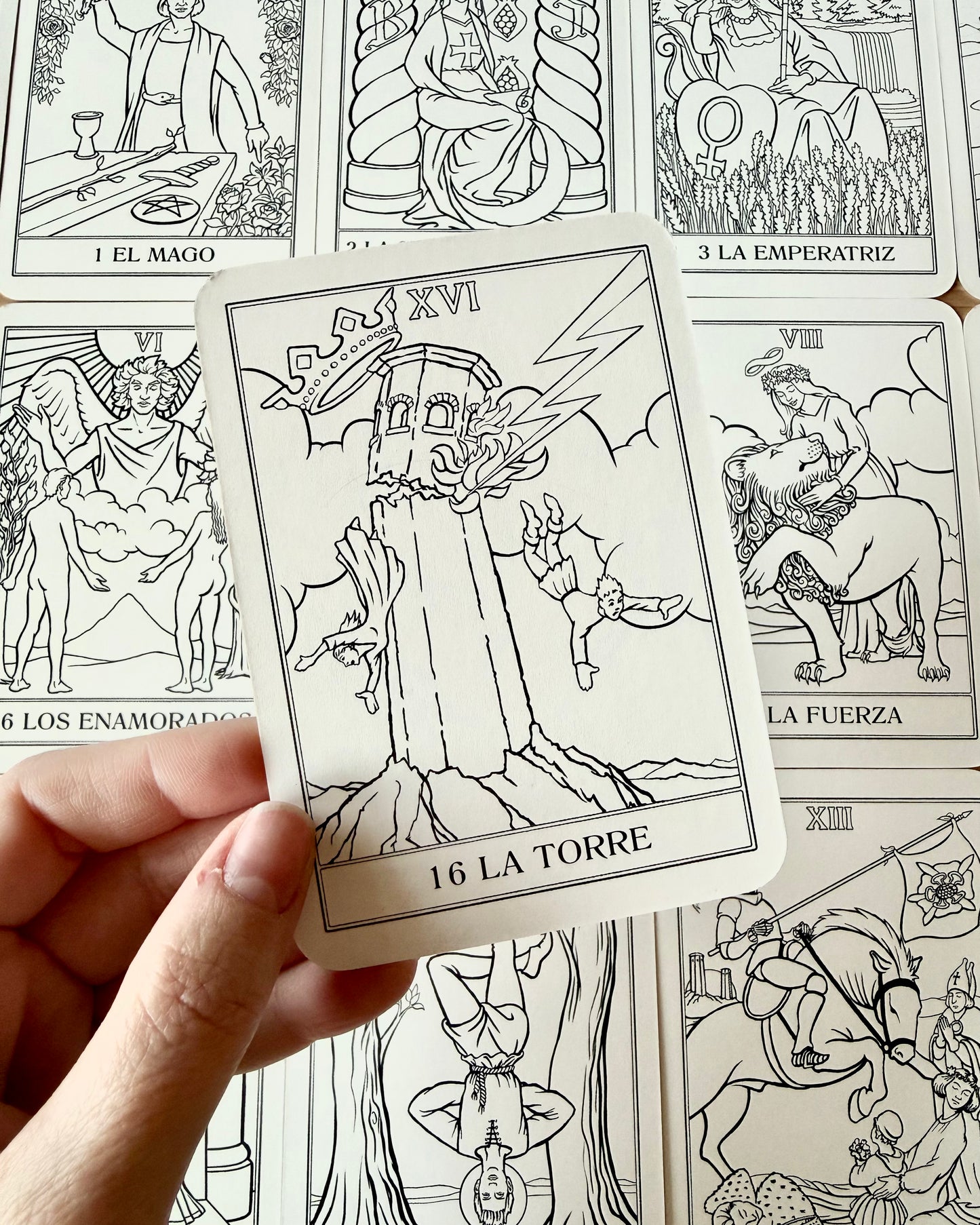 Colorea tu propio Tarot | Baraja + Libro.