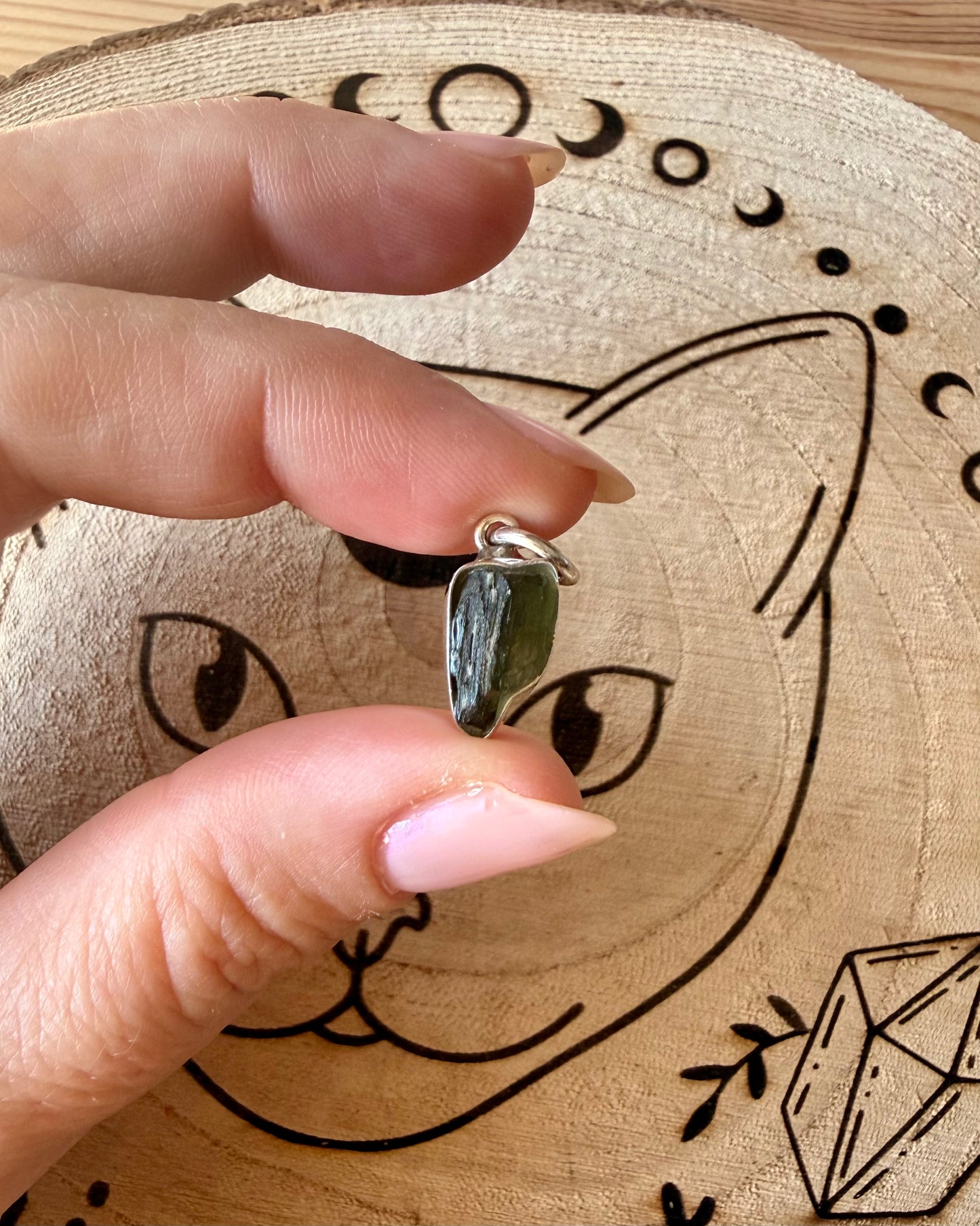 Colgante de Moldavita en Plata de Ley | Transformación y conexión cósmica.